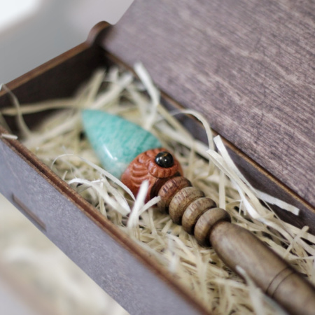 Деревянная заколка - шпилька с амазонитом